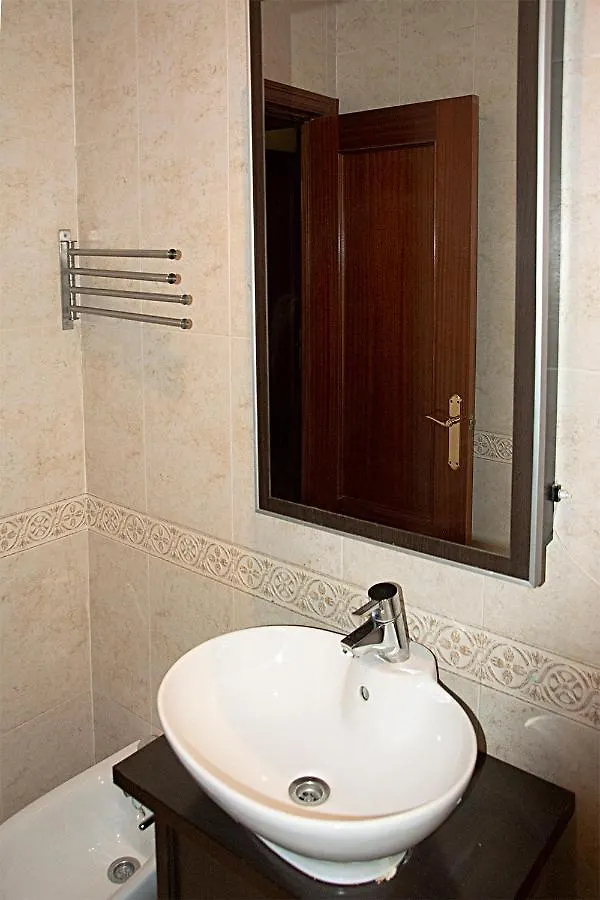 Checkinn - Apartamento De 3 Dormitorios En Triana 0*, Siviglia Spagna